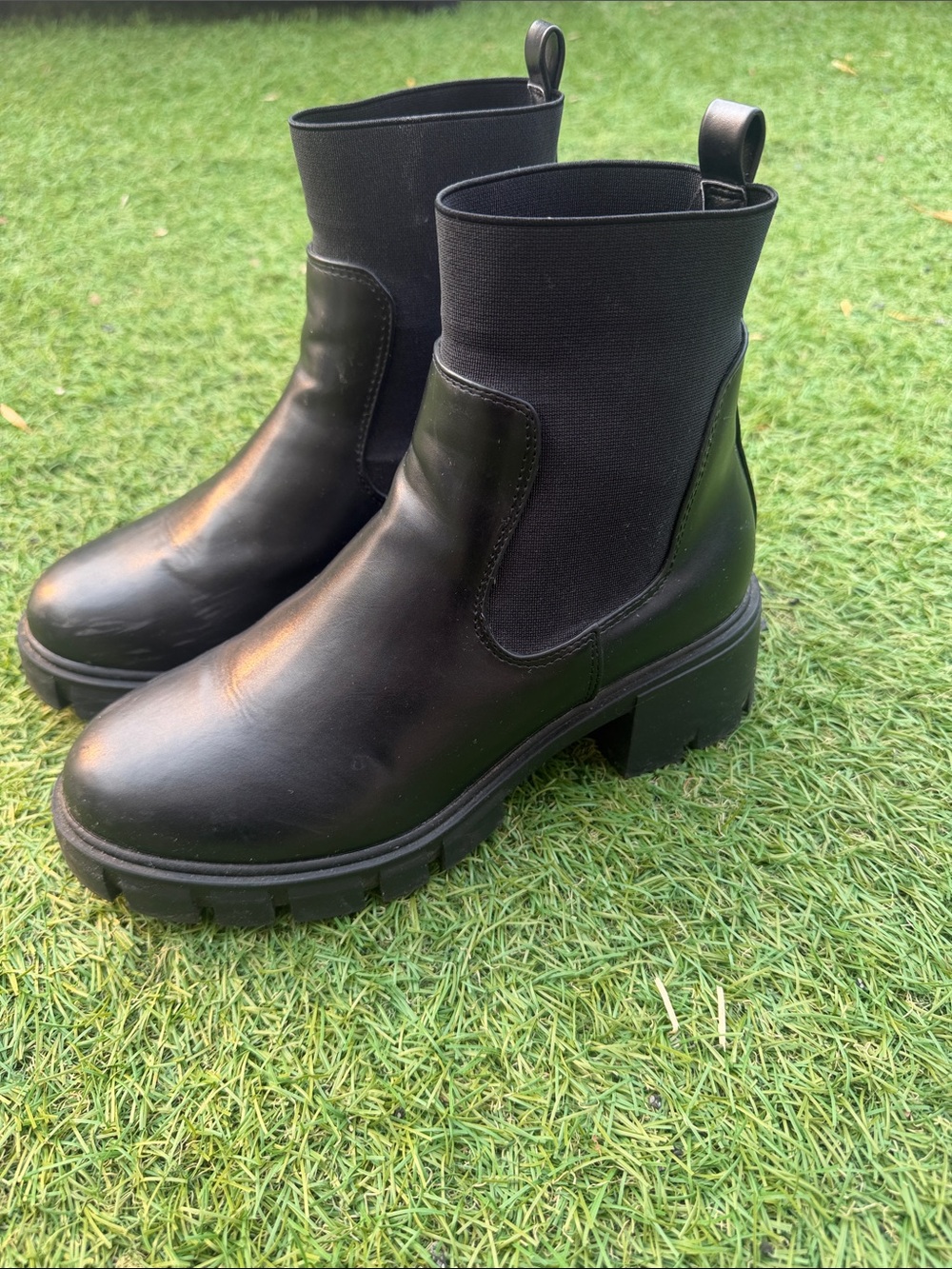 ASOS Chelsea Ankle Boots - Picture 2 of 5